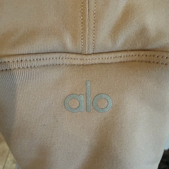 ALO Yoga Wild Thing Bra - Picture 2 of 5